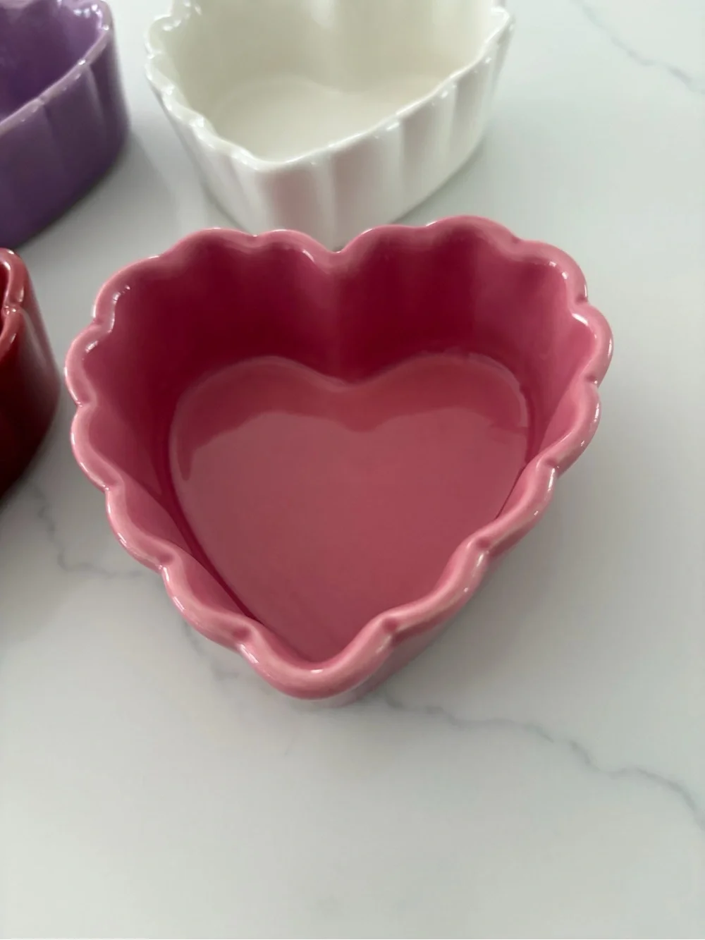 Williams Sonoma Set of 4 Scalloped Heart Dessert Bowls Ramekins New not used.